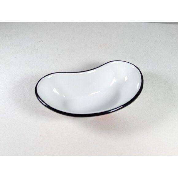 Vintage 1960s GSW Hospital Enameled ware metal dish No 6, kidney shaped white - Picture 3 of 8